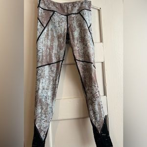 S/FLORAL LEGGINGS WITH LACE ON ANKLE